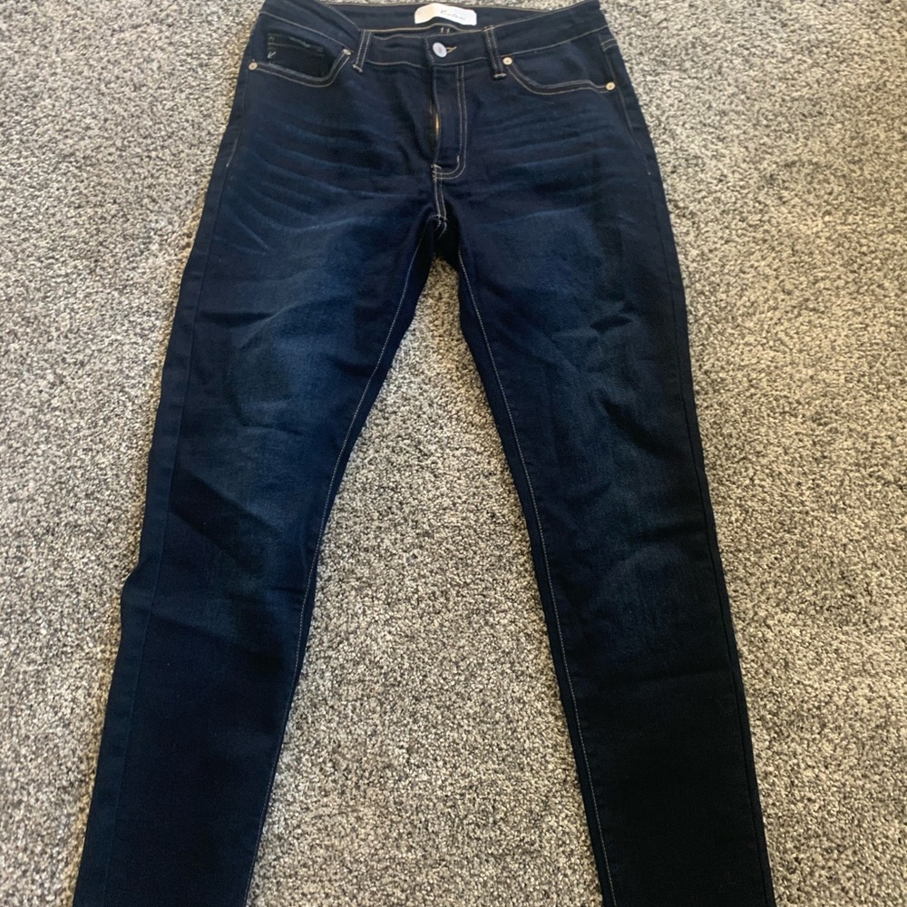 Kan kan jeans no tags but only worn to try on.